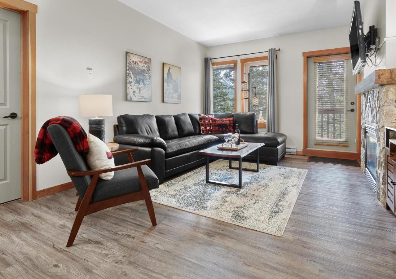 Newly Renovated Grizzly Lodge, Spacious 3Br 2Ba With Open Pool, Hot Tub Canmore Exterior photo