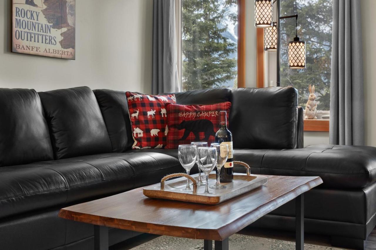 Newly Renovated Grizzly Lodge, Spacious 3Br 2Ba With Open Pool, Hot Tub Canmore Exterior photo